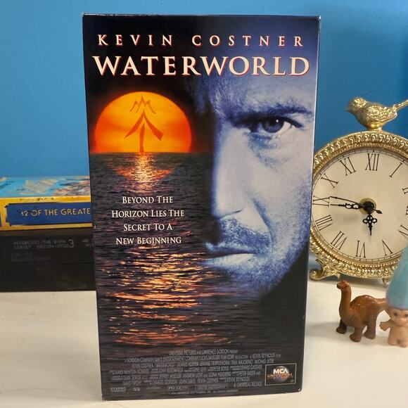 Waterworld VHS Kevin Costner 1995 Post-Apocalyptic Action Adventure - Picture 1 of 3